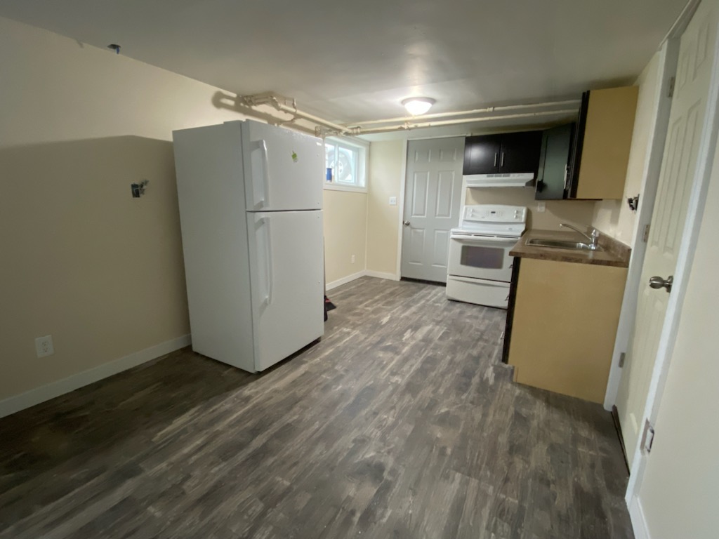 75 Balsam Street North - B